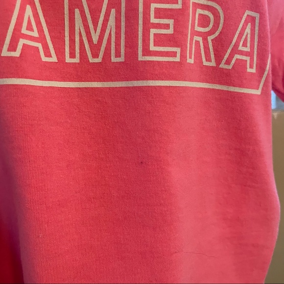 POLAROID Neon Pink Land Camera Cropped Short Sleeve Shirt Size Medium - Picture 4 of 5